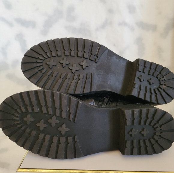 London Rebel multi buckle flat boots in black Size 7 - Picture 5 of 5